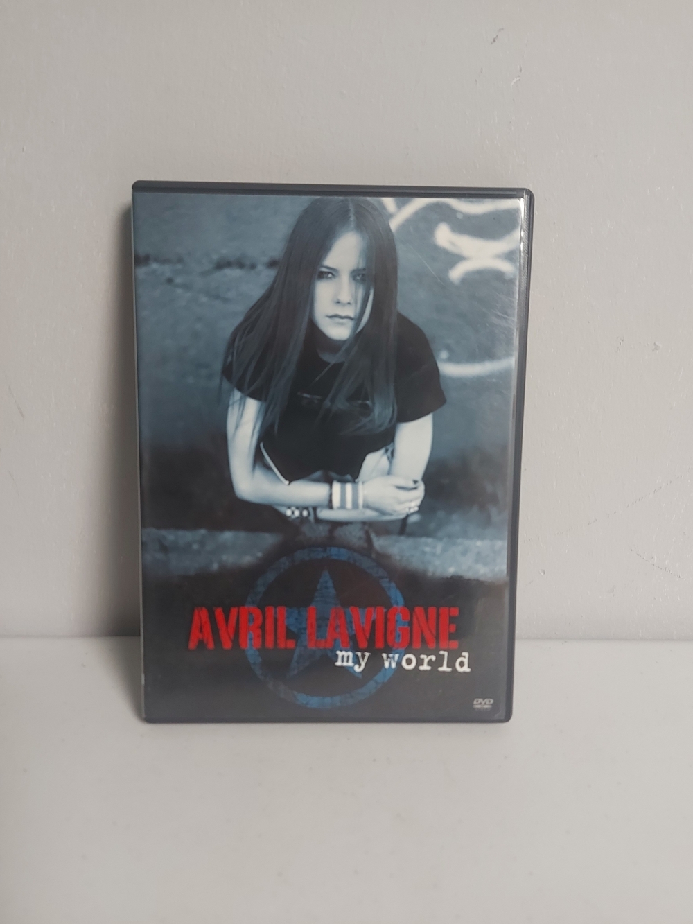 ​Avril Lavigne - My World DVD (2003) Live Concert & Behind the Scenes Pop Rock
